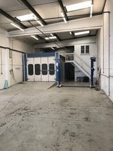 Old Rd, Leighton Buzzard for lease Interior Photo- Image 2 of 3