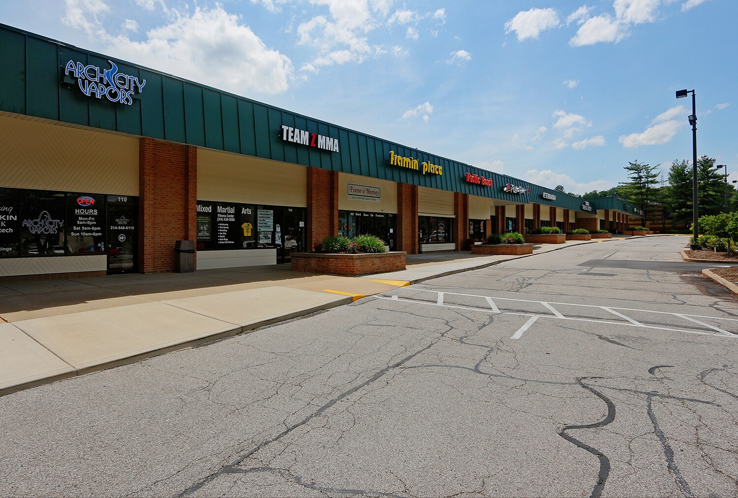 100-176 Four Seasons Shopping Ctr, Chesterfield, MO for lease Primary Photo- Image 1 of 8