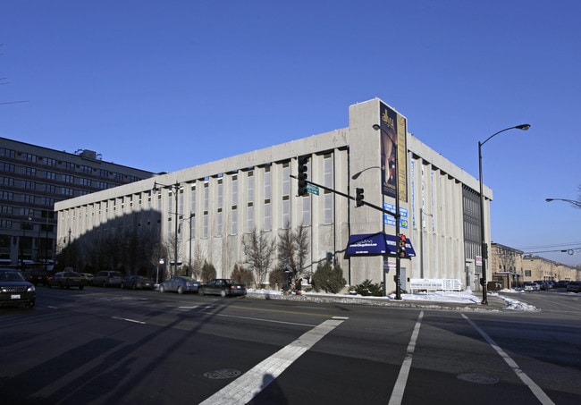 More details for 530 W Chicago Ave, Chicago, IL - Specialty for Sale