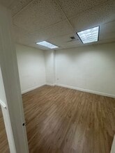 147 Alhambra Cir, Coral Gables, FL for lease Interior Photo- Image 2 of 4