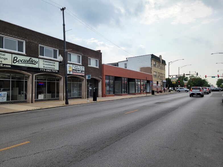 5349-5353 W Belmont Ave, Chicago, IL à vendre - Photo du bâtiment - Image 2 de 11