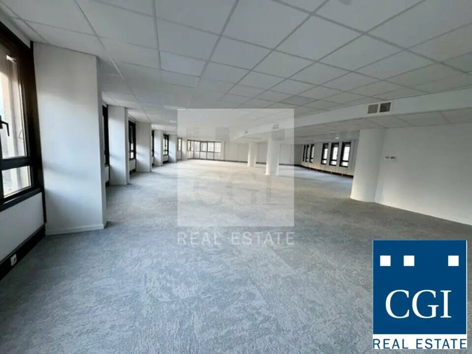 Office in Grenoble for sale Interior Photo- Image 1 of 12