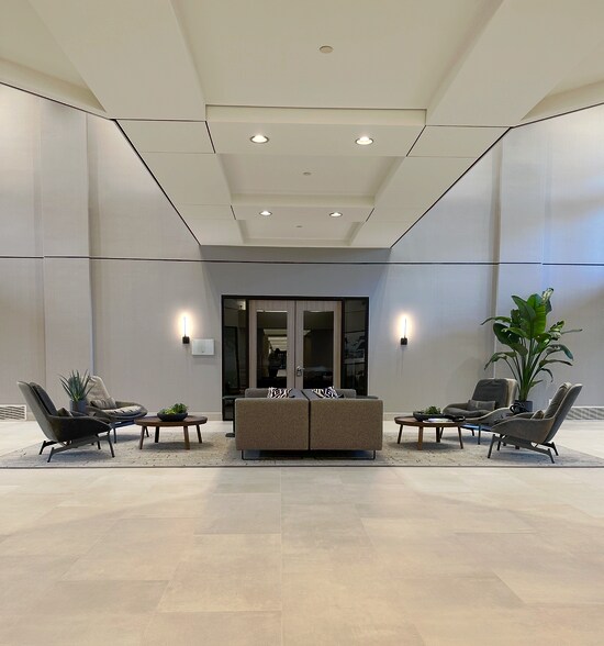 2851 Charlevoix Dr SE, Grand Rapids, MI for lease - Building Photo - Image 1 of 5