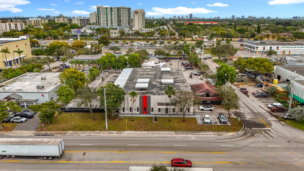 590 SW 12th Ave, Pompano Beach, FL for lease - Building Photo - Image 3 of 26