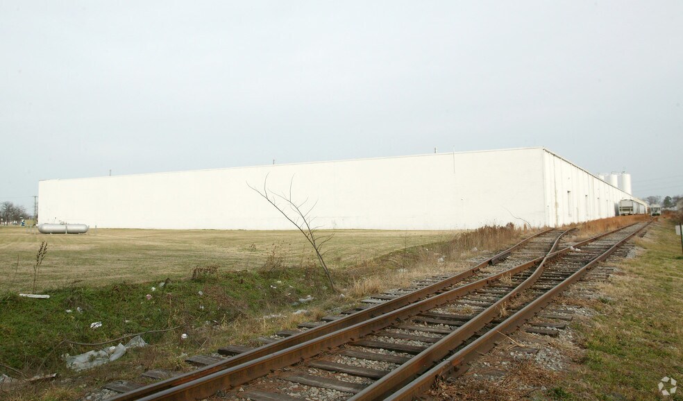 5925-5939 Thurston Ave, Virginia Beach, VA for lease - Building Photo - Image 2 of 3