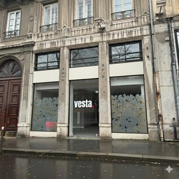 Bureau dans Lyon à louer - Photo du bâtiment - Image 1 de 9