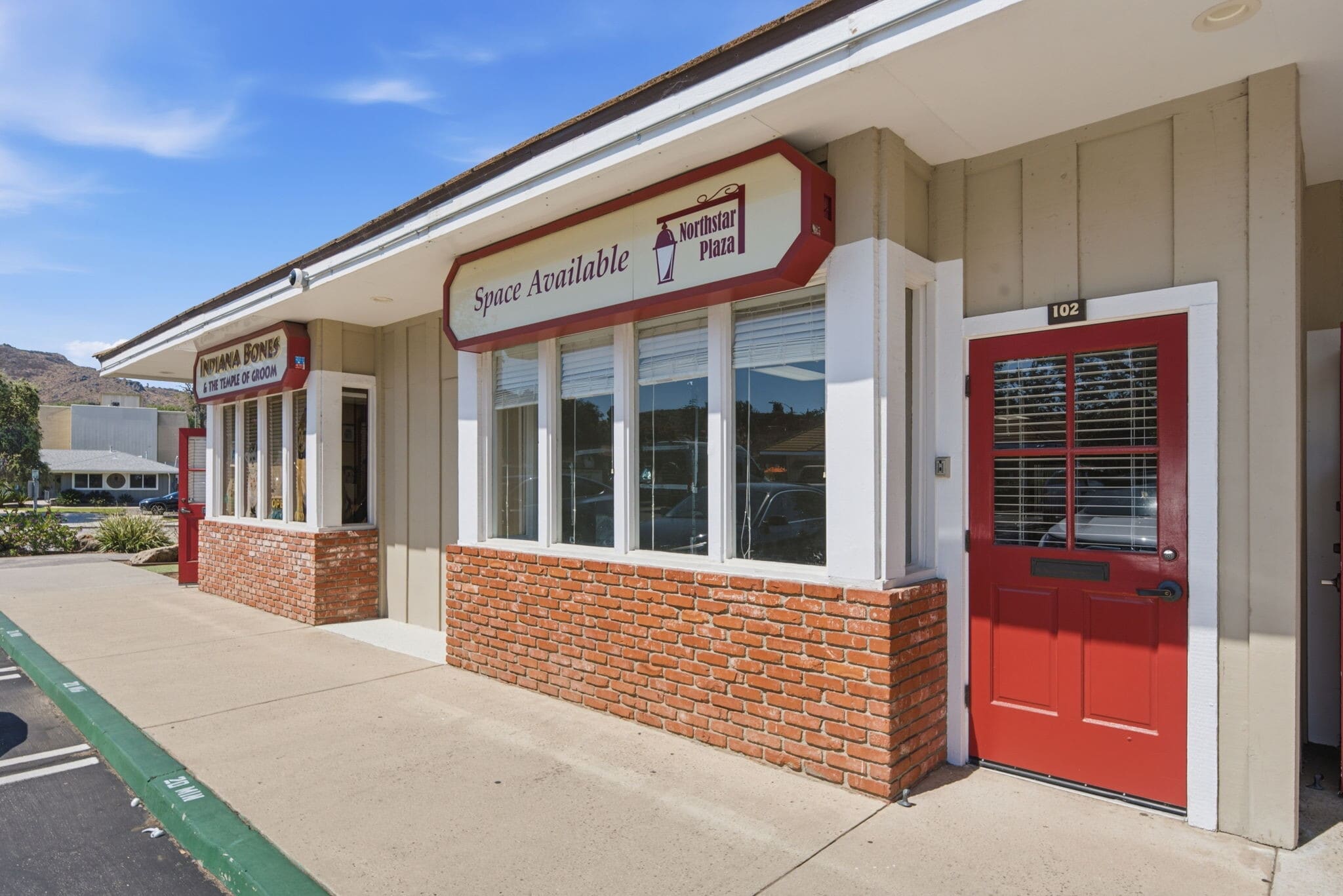 1321-1345 E Thousand Oaks Blvd, Thousand Oaks, CA for lease Interior Photo- Image 1 of 6