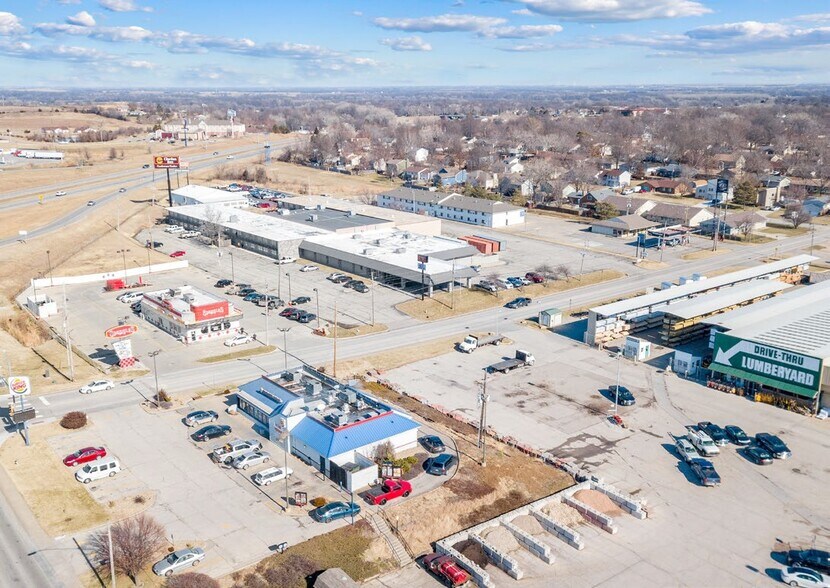 2725 W 18th Ave, Emporia, KS à louer - Aérien - Image 3 de 6