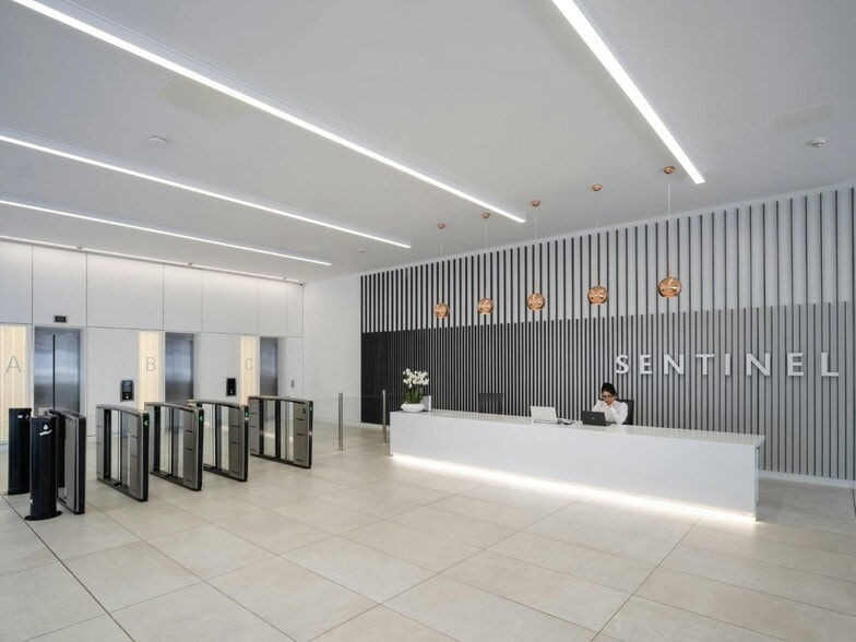 103 Waterloo St, Glasgow for lease - Building Photo - Image 2 of 9