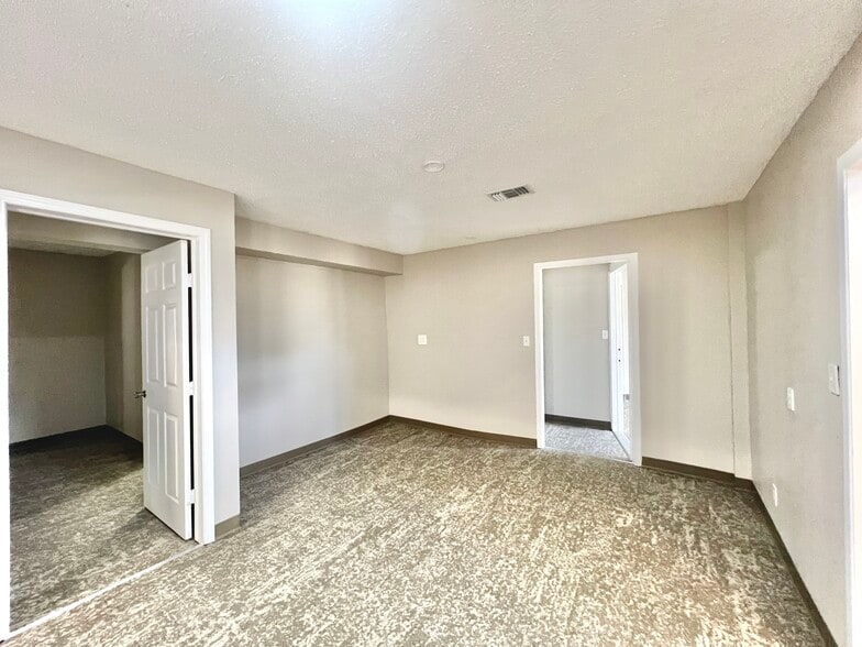 14006 Old Highway 59 N, Splendora, TX à louer - Photo intérieure - Image 3 de 12