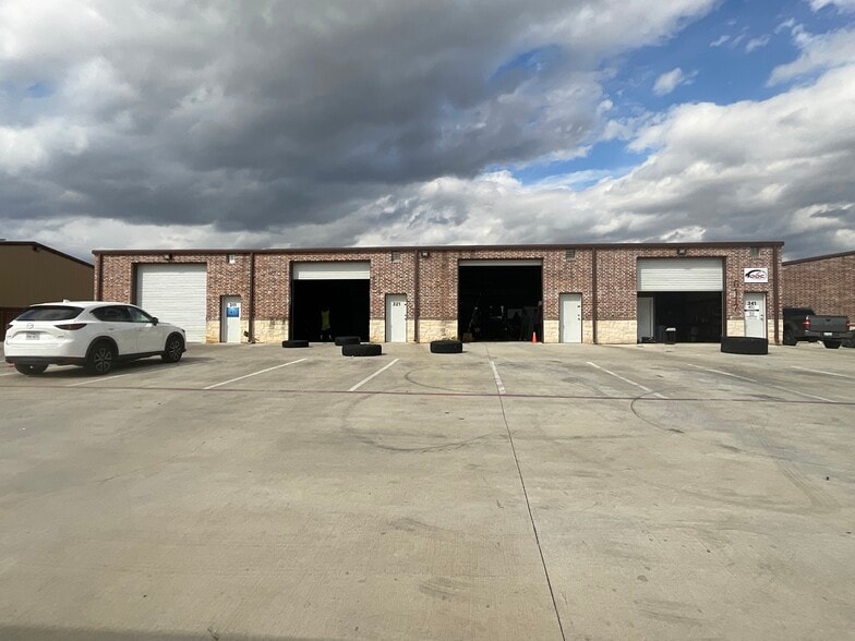 6125 Willard Rd, Fort Worth, TX for lease - Building Photo - Image 1 of 7