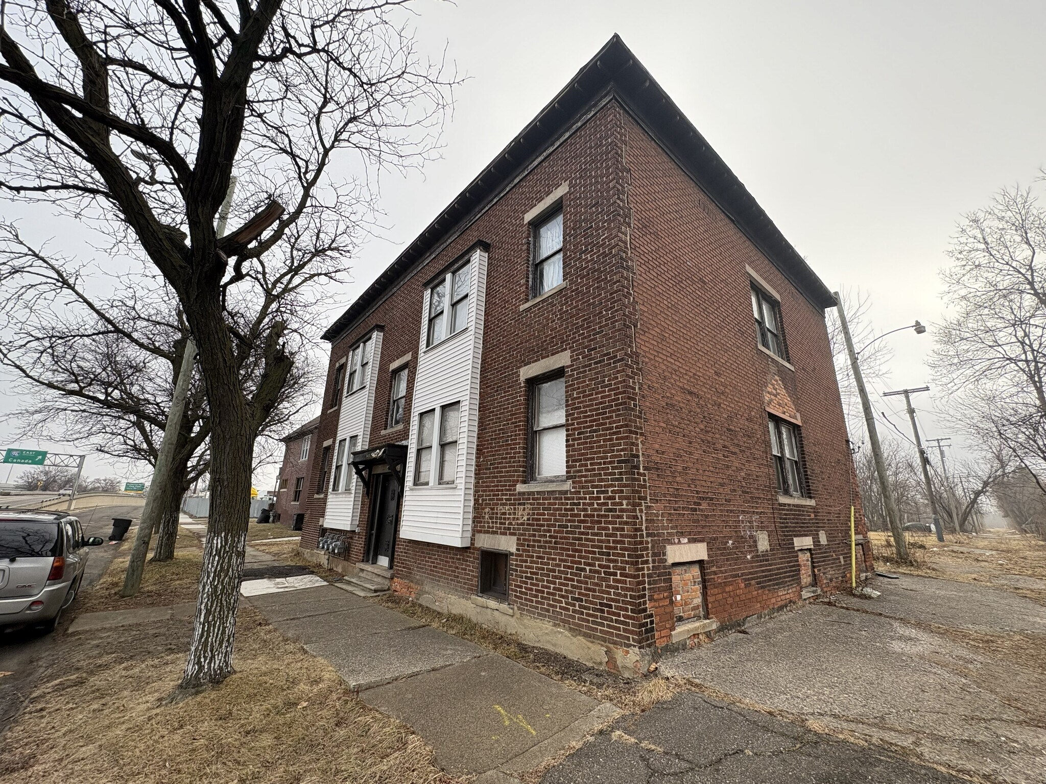 3421 E Edsel Ford Fwy, Detroit, MI for sale Primary Photo- Image 1 of 8