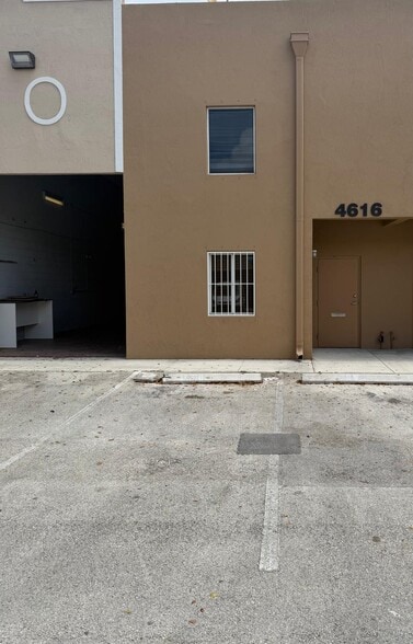 4616 NW 133rd St, Opa Locka, FL for lease - Building Photo - Image 3 of 15