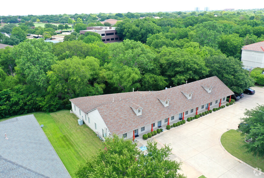 5309 Village Creek Dr, Plano, TX à louer - Photo du b timent - Image 3 de 12