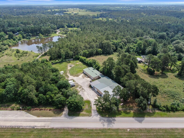 2745 Interstate 45 S, New Waverly, TX à vendre - Photo du bâtiment - Image 2 de 58