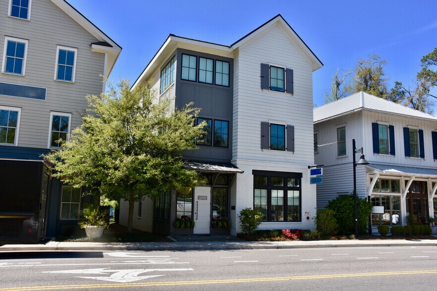 212 Bluffton Rd, Bluffton, SC à louer - Photo du bâtiment - Image 2 de 4