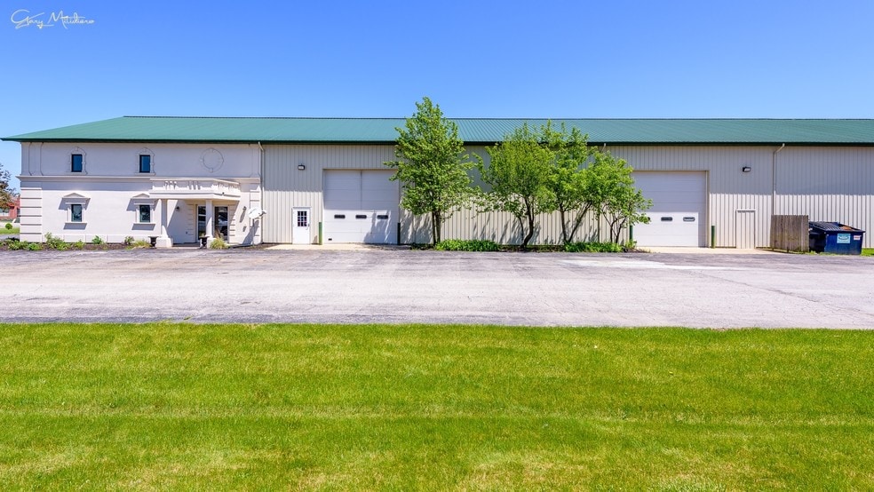 1255 Erie Ct, Crown Point, IN for lease - Building Photo - Image 3 of 19
