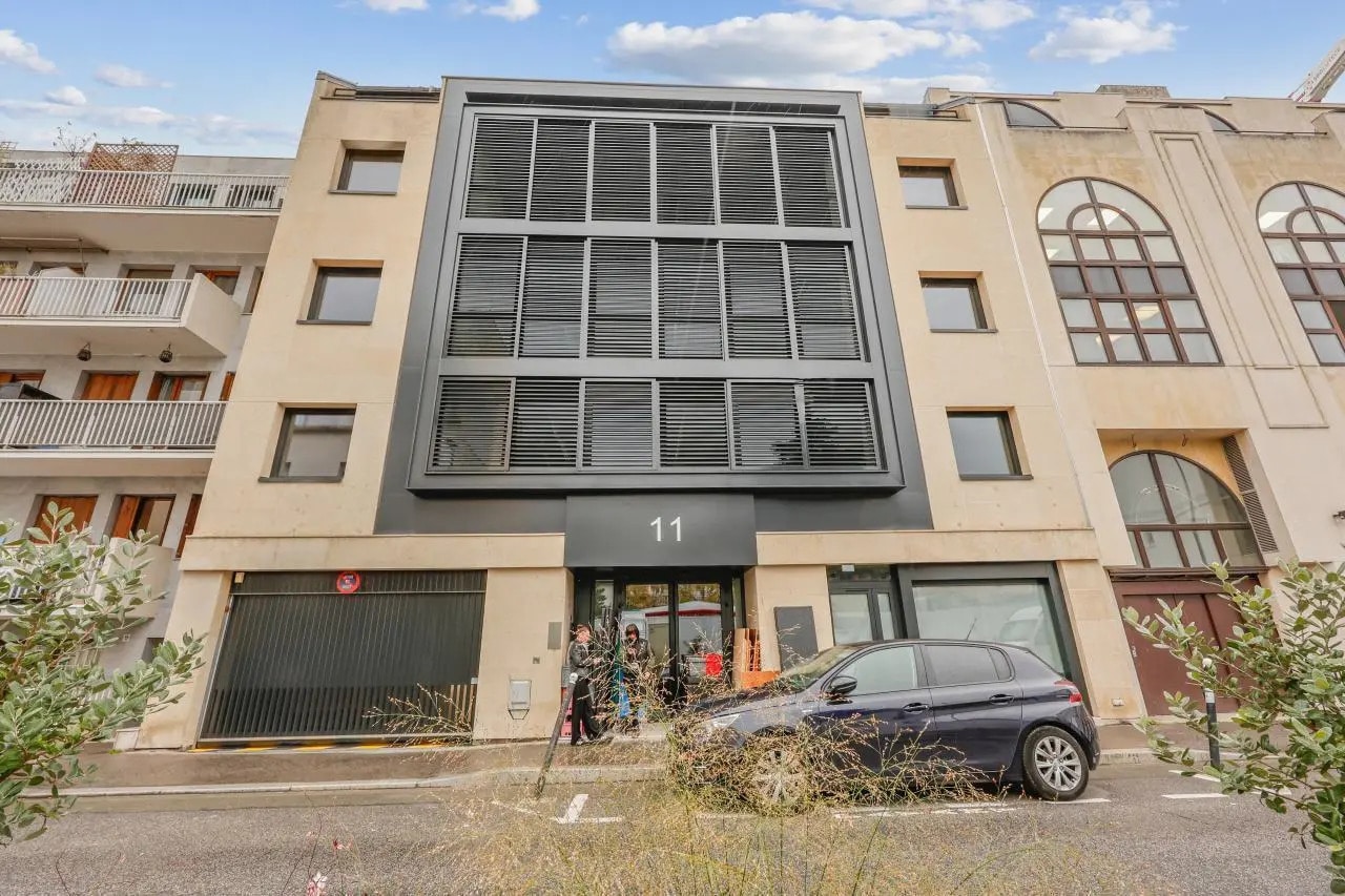 Office in Boulogne-Billancourt for lease Building Photo- Image 1 of 15