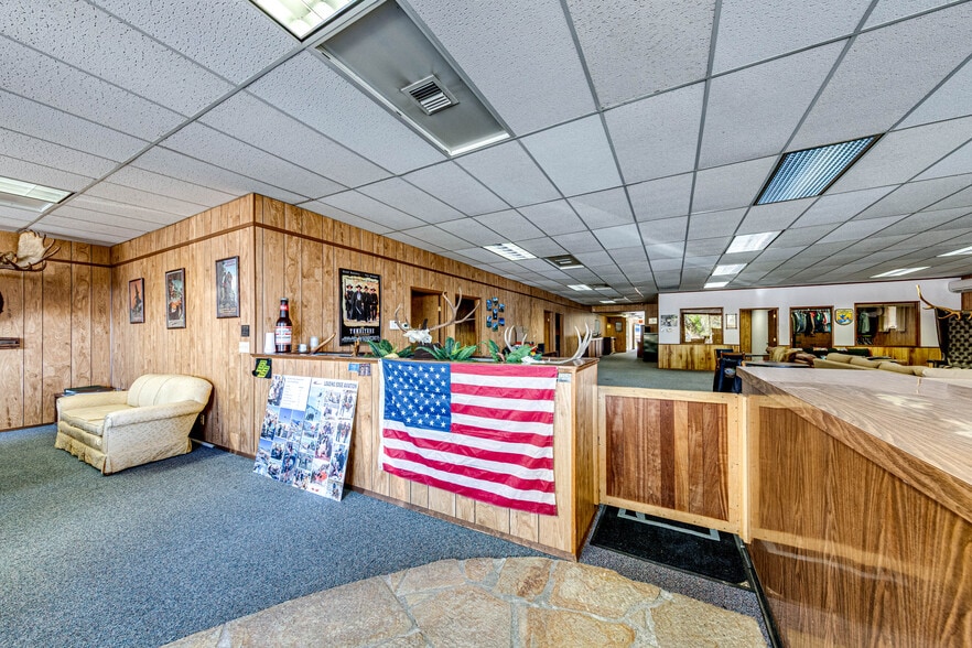 214 E 1st St, Port Angeles, WA for lease - Building Photo - Image 3 of 30