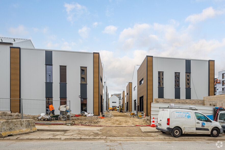 Flex in Bagnolet for lease - Building Photo - Image 3 of 3