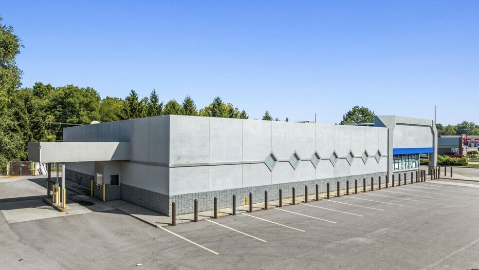 102 State Rd, Dowagiac, MI à louer - Photo du bâtiment - Image 2 de 12