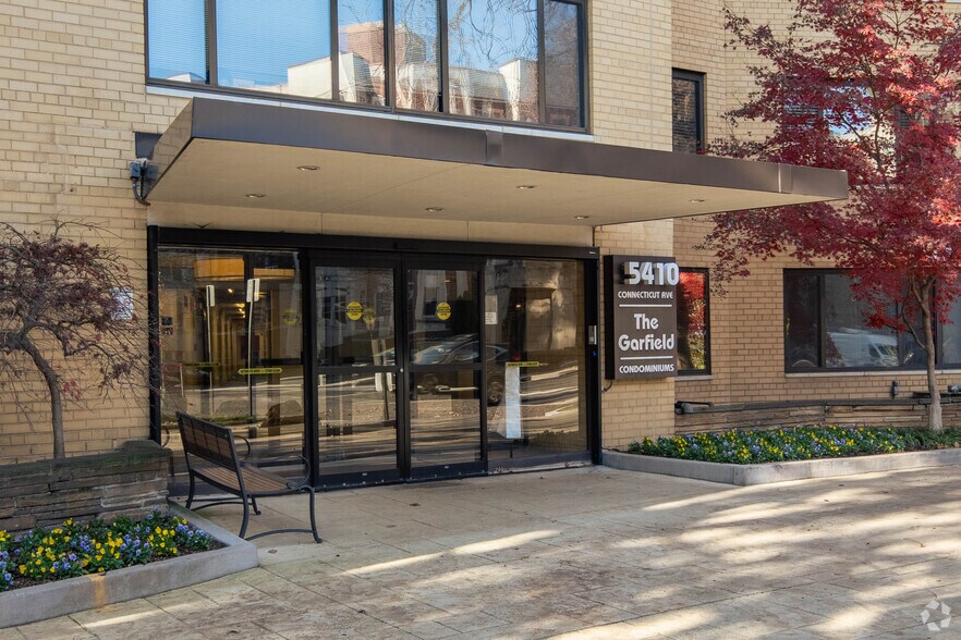 5410 Connecticut Ave NW, Washington, DC à vendre - Photo du bâtiment - Image 3 de 3