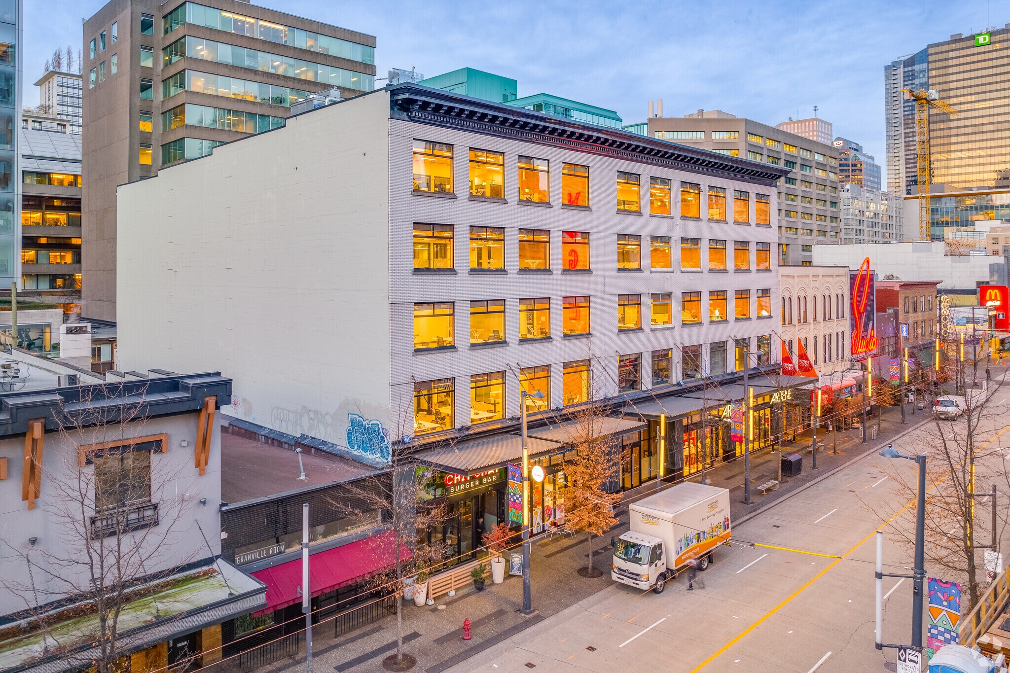 929 Granville St, Vancouver, BC à louer Photo du bâtiment- Image 1 de 26