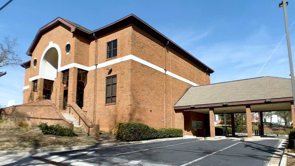 1221 Clairmont Rd, Decatur, GA à louer - Vidéo sur l’inscription commerciale - Image 2 de 11