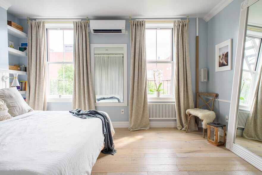 Bond Townhouse portefeuille de 2 propriétés à vendre sur LoopNet.ca - Photo du bâtiment - Image 3 de 18