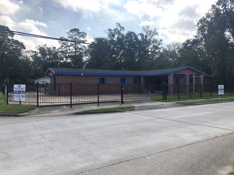 9114 N Wayside Dr, Houston, TX à vendre - Photo du bâtiment - Image 2 de 3