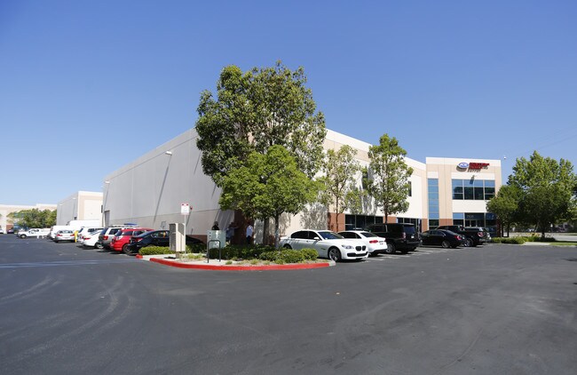 Plus de détails pour 7535 N San Fernando Rd, Burbank, CA - Bureau à louer