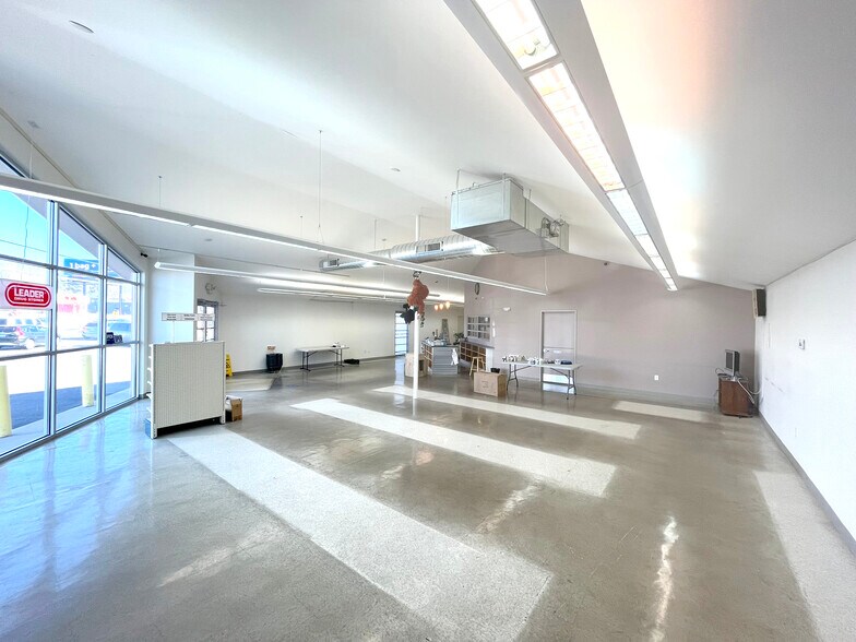6336 Leetsdale Dr, Denver, CO à vendre - Photo du bâtiment - Image 2 de 8