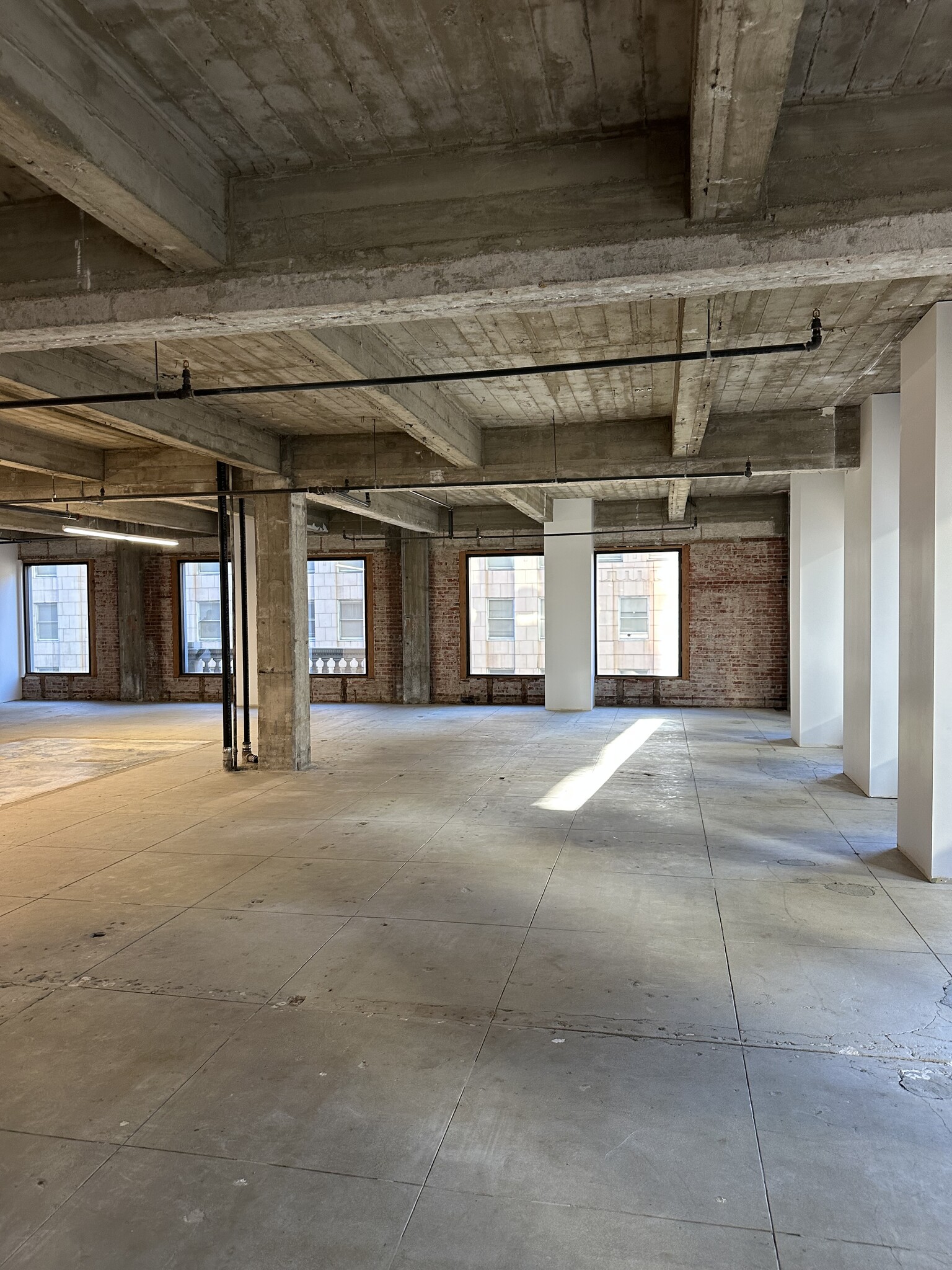 523 W 6th St, Los Angeles, CA for lease Interior Photo- Image 1 of 1