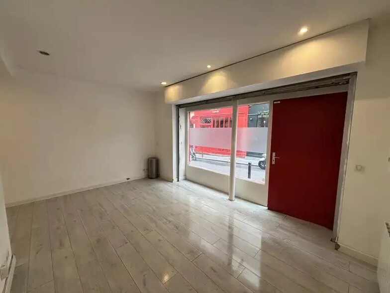 4 Rue Sainte-Marthe, Paris for sale - Interior Photo - Image 3 of 8