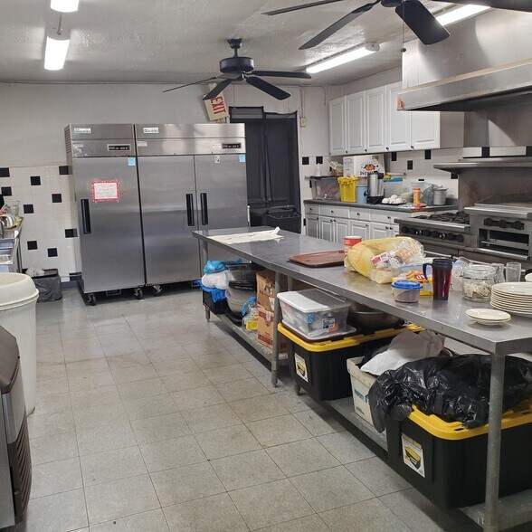 2101 E 46th St, Cleveland, OH à vendre - Photo du bâtiment - Image 3 de 6