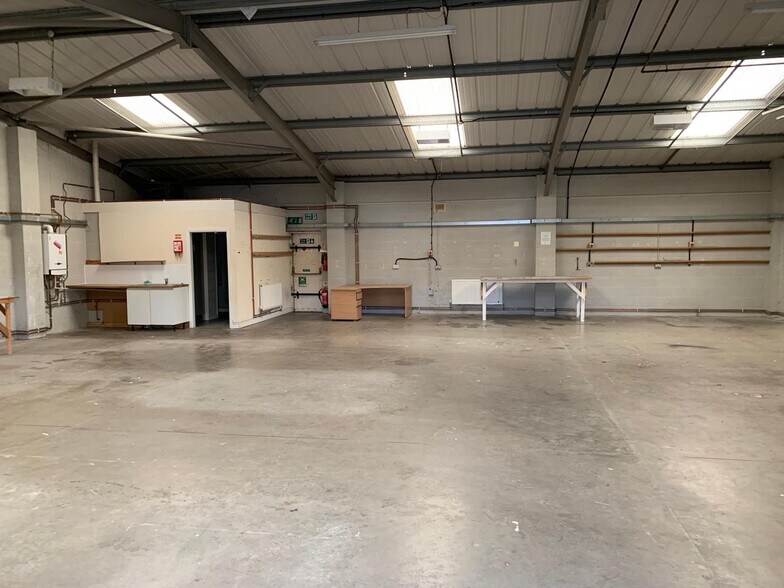 Hoyle Rd, Calverton for lease - Building Photo - Image 3 of 4