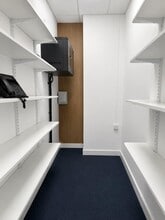 20-20B The Mall, London for lease Interior Photo- Image 2 of 4