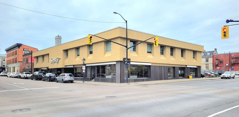 304-314 Bagot St, Kingston, ON for lease - Building Photo - Image 1 of 6