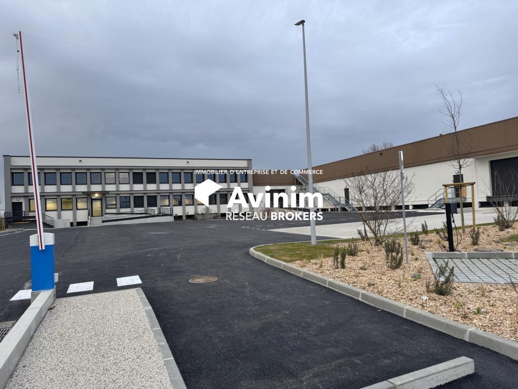 Industrial in Caluire-et-Cuire for lease Building Photo- Image 1 of 13
