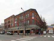 1221 Broad St, Victoria BC - Épicerie