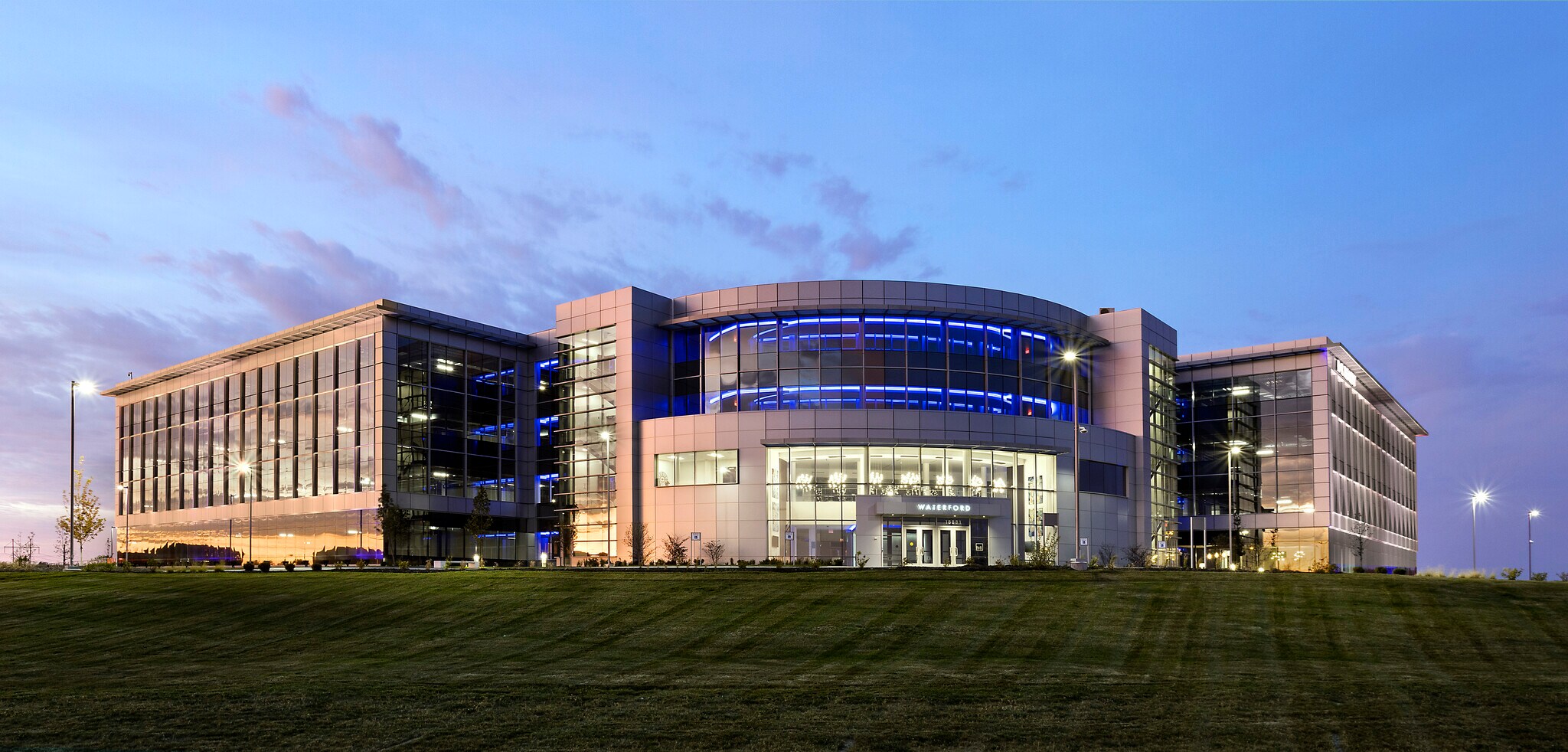 18881 W Dodge Rd, Omaha, NE à louer Photo du bâtiment- Image 1 de 22