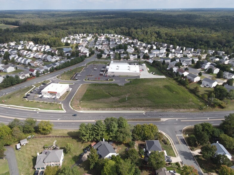 36 Algrace Blvd, Stafford, VA à vendre - Photo du bâtiment - Image 2 de 8