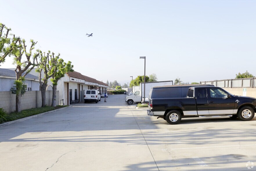 10920-10928 Grand Ave, Temple City, CA à louer - Photo du bâtiment - Image 1 de 5