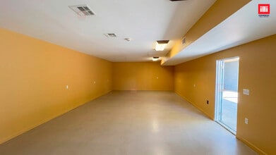 17517 Ventura Blvd, Encino, CA for lease Interior Photo- Image 2 of 6