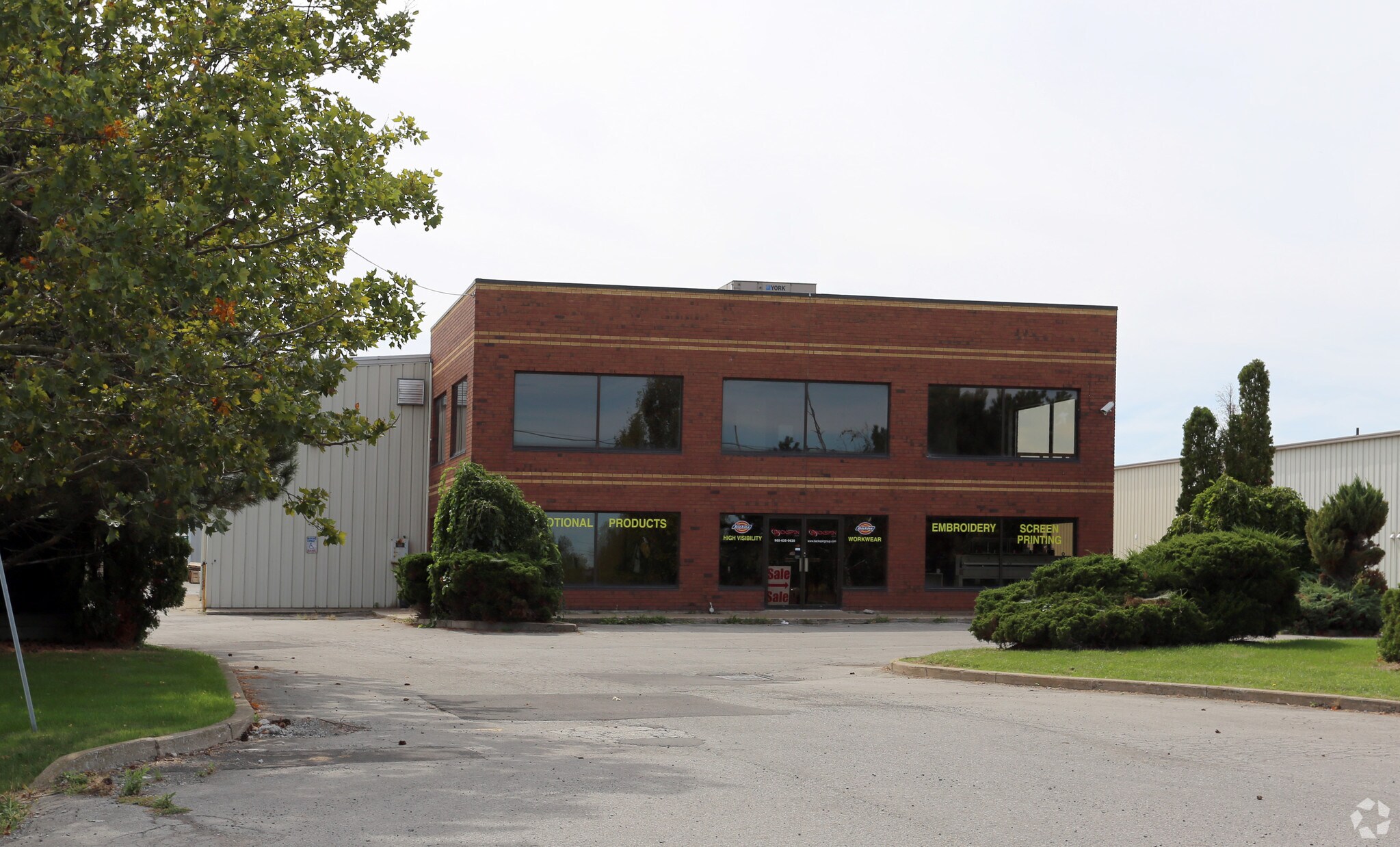 610 Arvin Ave, Hamilton, ON for sale Primary Photo- Image 1 of 1