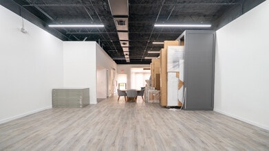 326 NE 61st St, Miami, FL for lease Interior Photo- Image 2 of 5