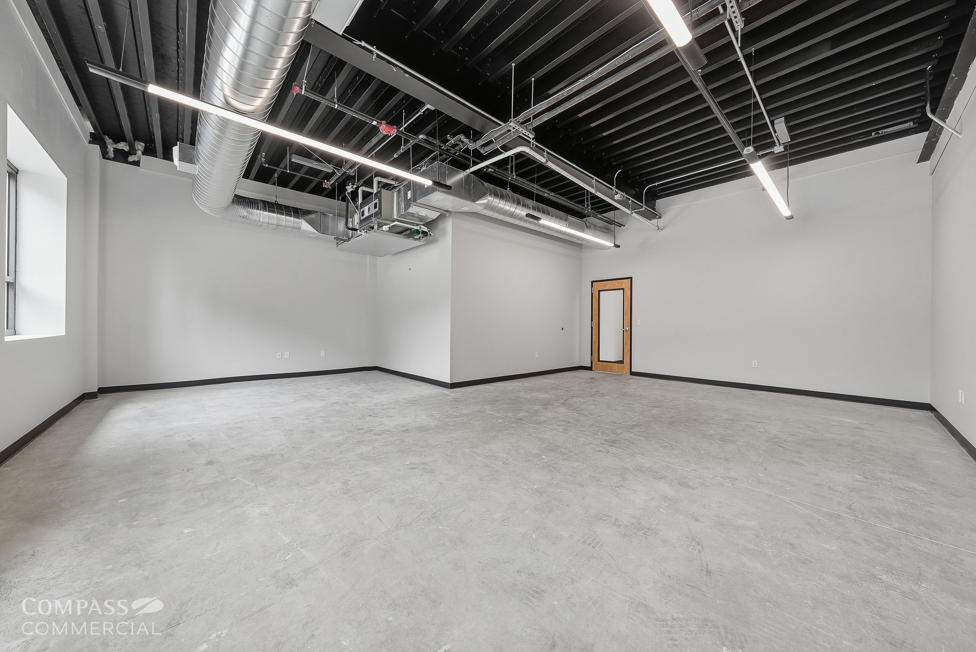 575 SE 9th St, Bend, OR for lease Interior Photo- Image 1 of 7