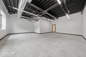 575 SE 9th St, Bend, OR for lease Interior Photo- Image 1 of 7