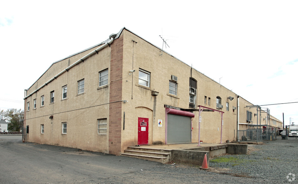 110 W Main St, Bound Brook, NJ for lease - Building Photo - Image 1 of 14