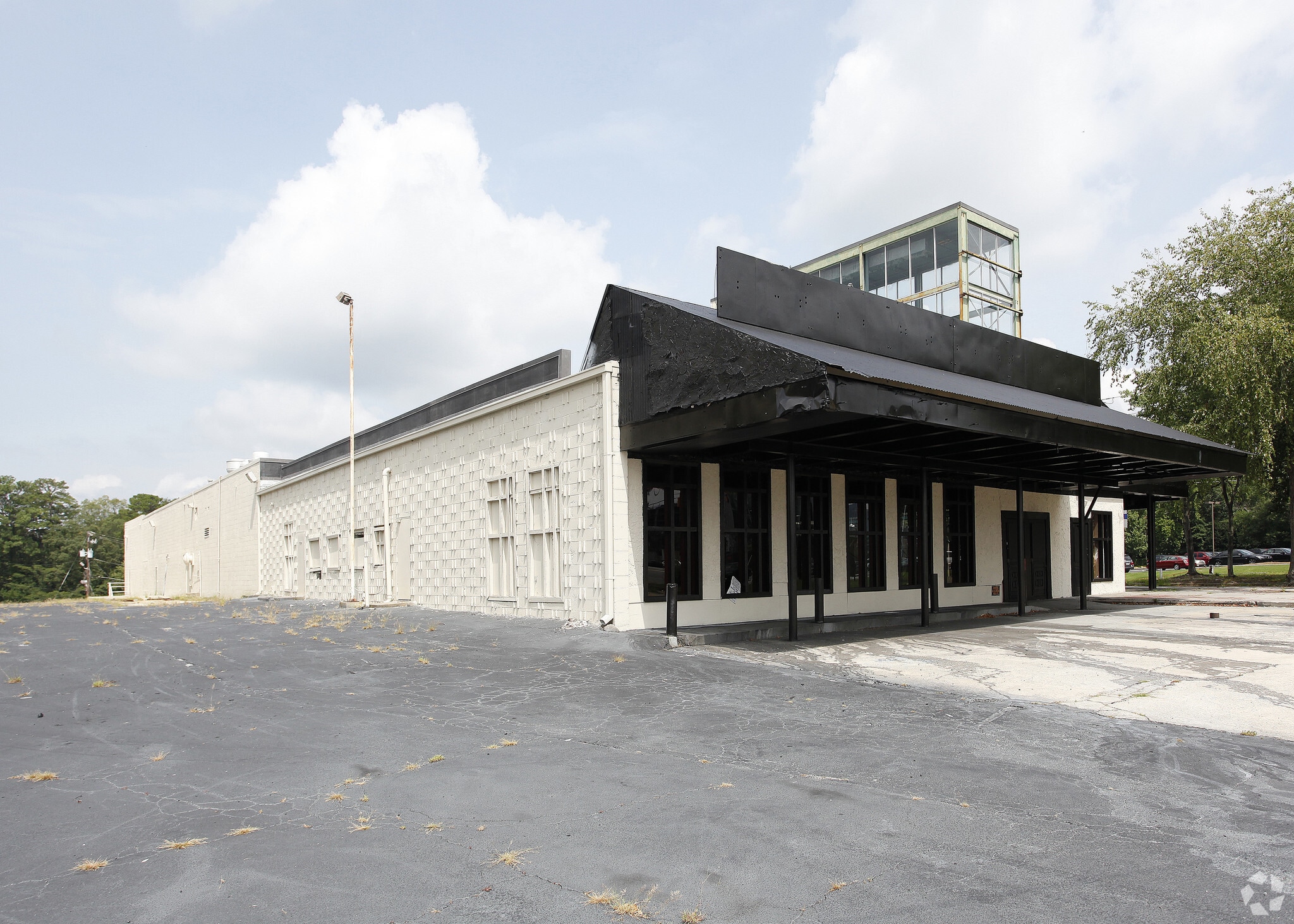 3002 Peachtree Rd, Atlanta, GA for lease Primary Photo- Image 1 of 4